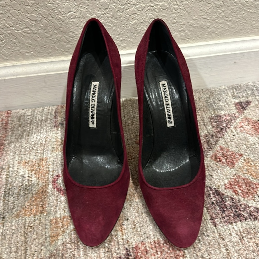 Manolo Blahnik Burgundy Suede Classic Heels Pumps 39 (fit like 37/38) - Picture 2 of 5